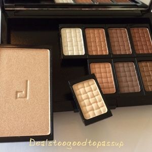 Doucce Eyeshadow Pro Palette